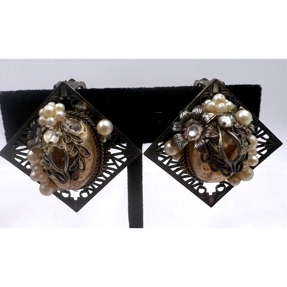 VTG Pearl Filigree Clip On Earrings Costume Romantic Victorian Floral Cluster